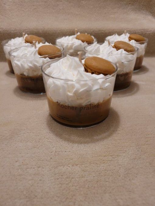 Bougie rocher praliné 